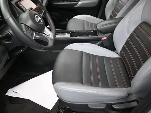 Used 2023 Nissan Kicks SR w/ SR Premium Package FWD image 15