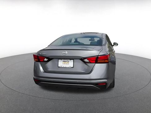 Used 2025 Nissan Altima 2.5 SV FWD image 12