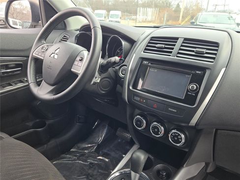 Used 2014 Mitsubishi Outlander Sport SE image 6