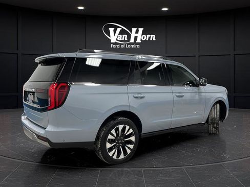 Used 2025 Ford Expedition Platinum w/ Driver's Package image 31