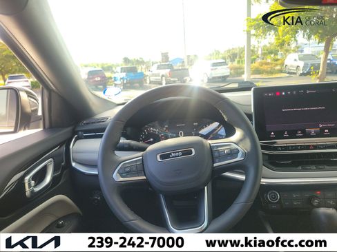 Used 2024 Jeep Compass Limited AWD/4WD image 23