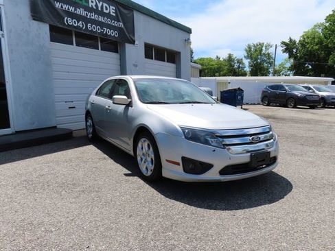 Used 2010 Ford Fusion SE FWD image 2