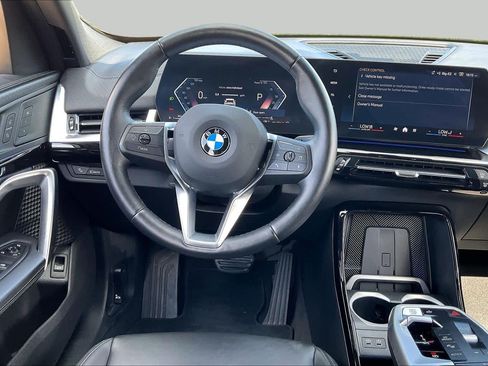 Used 2026 BMW X2 xDrive28i AWD/4WD image 6