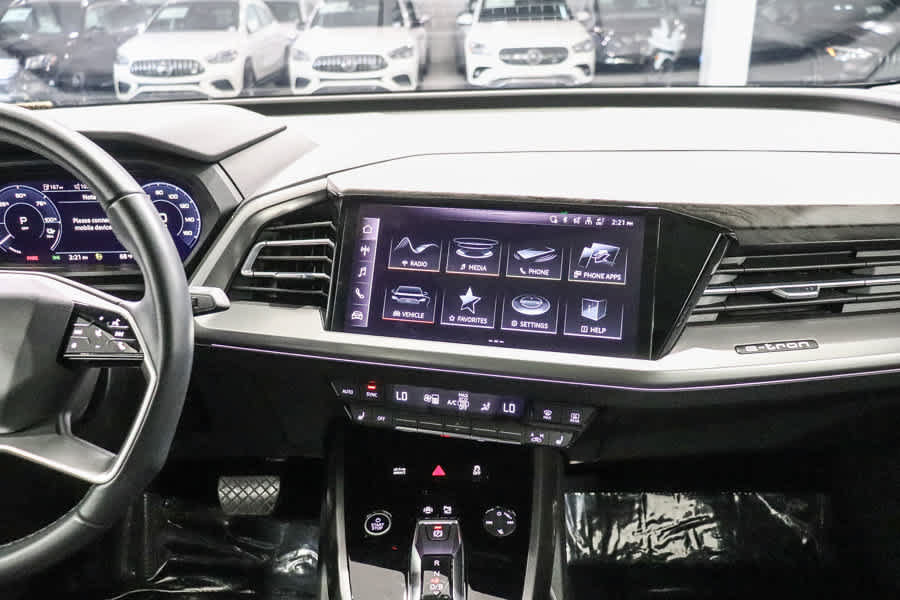 Used 2023 Audi Q4 e-tron Premium w/ Convenience Package RWD image 17