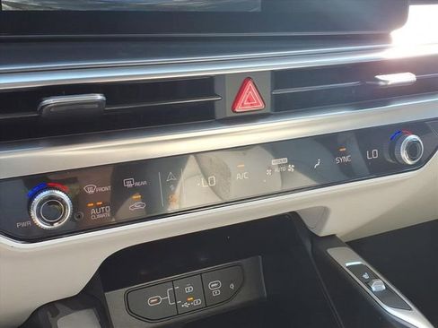 New 2026 Kia Sorento EX w/ EX Premium Package FWD image 11