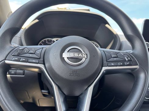 Used 2025 Nissan Sentra SV FWD image 21