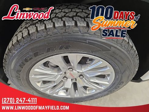 Used 2023 GMC Sierra 1500 Denali w/ Technology Package AWD/4WD image 9
