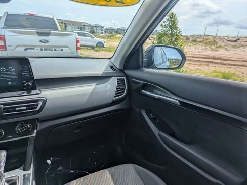 Used 2021 Kia Seltos LX AWD/4WD image 16