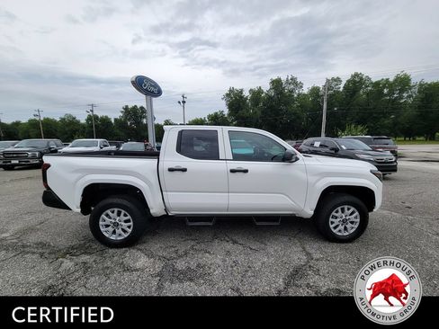 Used 2024 Toyota Tacoma SR AWD/4WD image 7
