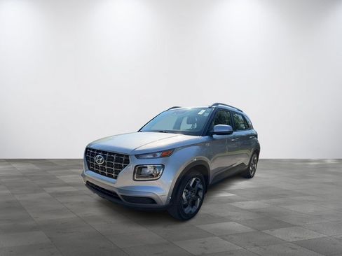 Used 2023 Hyundai Venue SEL FWD image 3