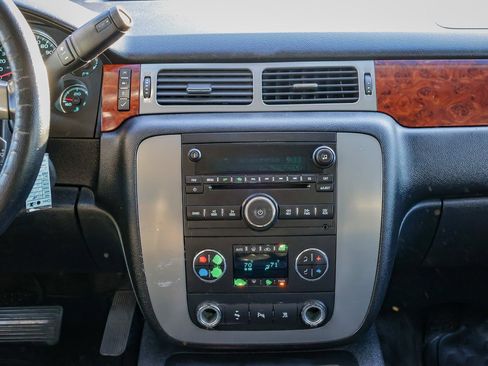 Used 2011 GMC Yukon XL SLT image 24