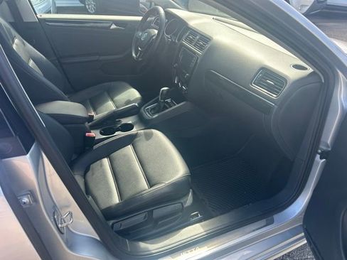 Used 2016 Volkswagen Jetta SEL FWD image 16