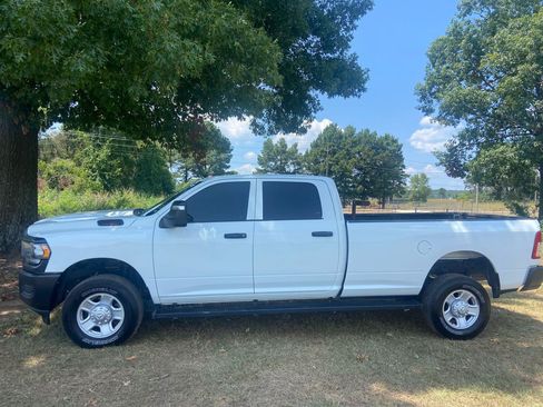 Used 2024 RAM 2500 Tradesman w/ Protection Group AWD/4WD image 2
