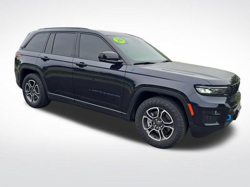 Used 2024 Jeep Grand Cherokee Trailhawk w/ Luxury Tech Group III AWD/4WD image 9