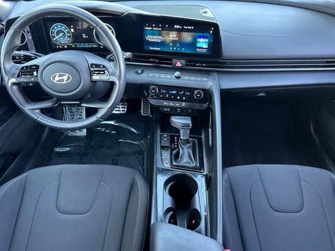 Used 2025 Hyundai Elantra SEL w/ Cargo Package FWD image 13