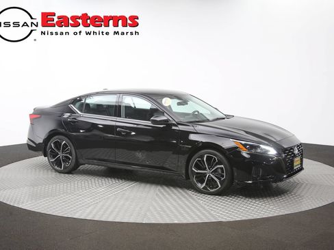 Used 2023 Nissan Altima 2.5 SR FWD image 46