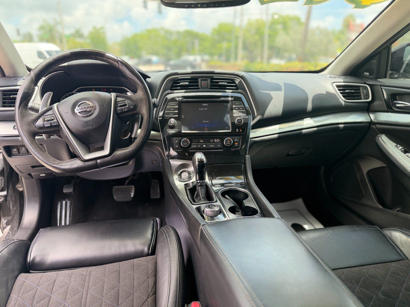 Used 2017 Nissan Maxima SR w/ Midnight Edition FWD image 13