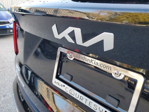 Used 2023 Kia Sorento SX image 7