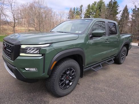 Used 2023 Nissan Frontier PRO-4X w/ Pro-4X Premium Package image 3