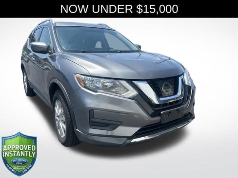 Used 2017 Nissan Rogue SV AWD/4WD image 1