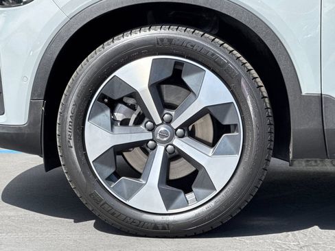 Certified 2025 Volvo XC40 B5 Plus image 25