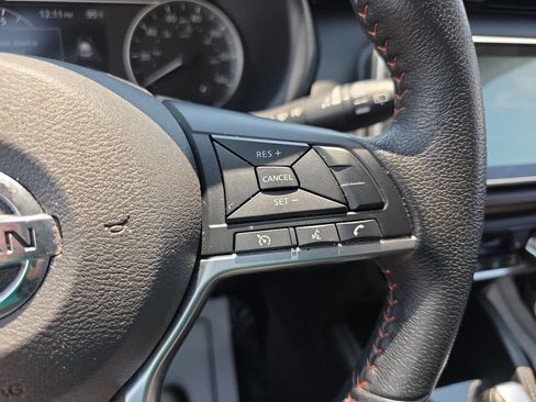 Used 2020 Nissan Kicks SR w/ SR Premium Package FWD image 18