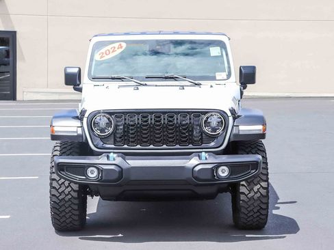 Used 2024 Jeep Wrangler Unlimited AWD/4WD image 2