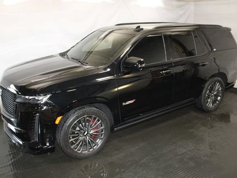 Used 2023 Cadillac Escalade V AWD/4WD image 2