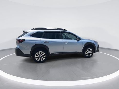 Certified 2025 Subaru Outback Premium AWD/4WD image 8