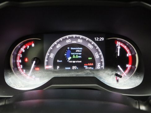 Used 2025 Toyota RAV4 XLE FWD image 39