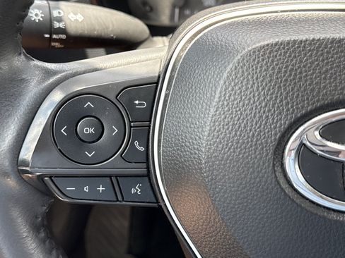 Used 2024 Toyota Corolla Cross LE FWD image 19