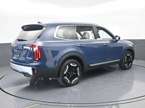 Used 2024 Kia Telluride S w/ S Sunroof Package FWD image 6