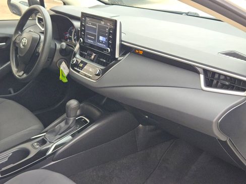 Used 2021 Toyota Corolla LE image 29