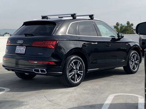 Used 2020 Audi Q5 e Premium w/ Convenience Package image 3