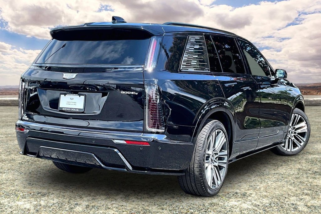 Certified 2026 Cadillac Vistiq Sport w/ LPO, Floor Liner Package AWD/4WD image 5