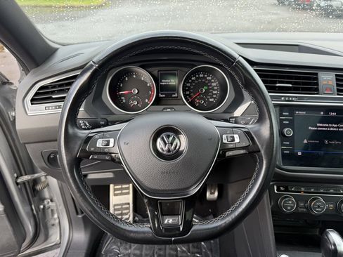 Used 2021 Volkswagen Tiguan SE R-Line image 18