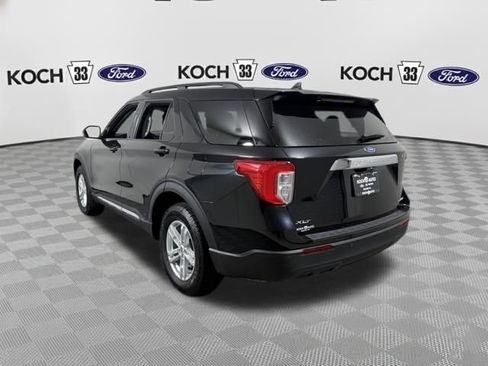 Used 2023 Ford Explorer XLT image 5