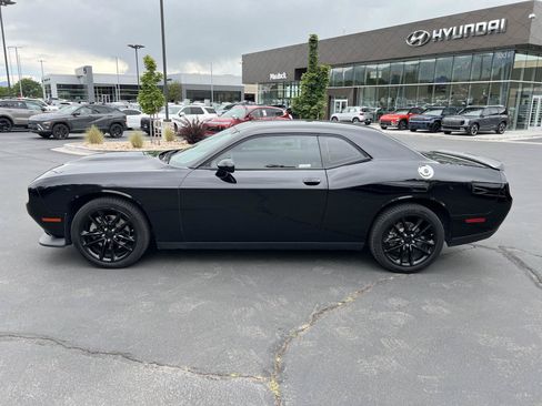 Used 2022 Dodge Challenger GT AWD/4WD image 12