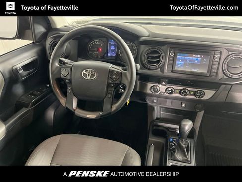 Used 2018 Toyota Tacoma SR w/ SR Convenience Package AWD/4WD image 8