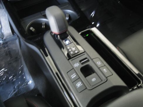 Used 2024 Toyota Prius Prime XSE image 17