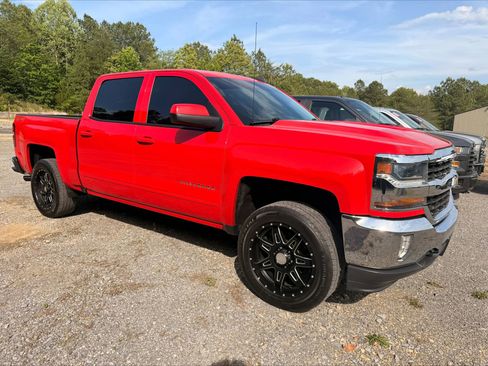 Used 2017 Chevrolet Silverado 1500 LT w/ All Star Edition AWD/4WD image 2