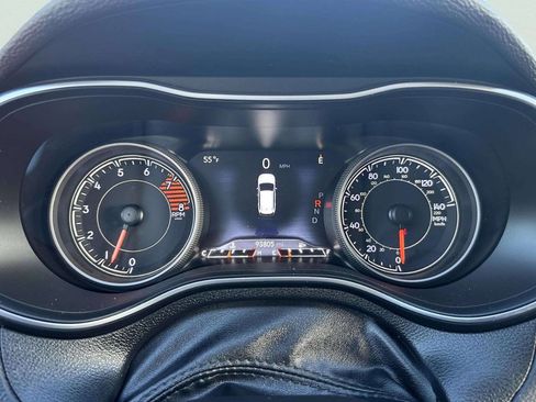 Used 2019 Jeep Cherokee Limited image 18