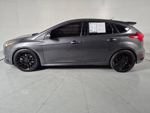 Used 2018 Ford Focus ST FWD image 2