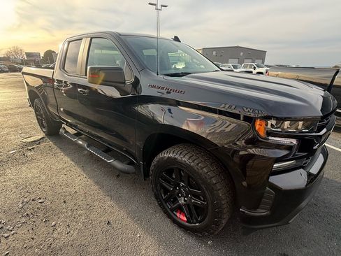 Used 2022 Chevrolet Silverado 1500 RST w/ Redline Edition image 3