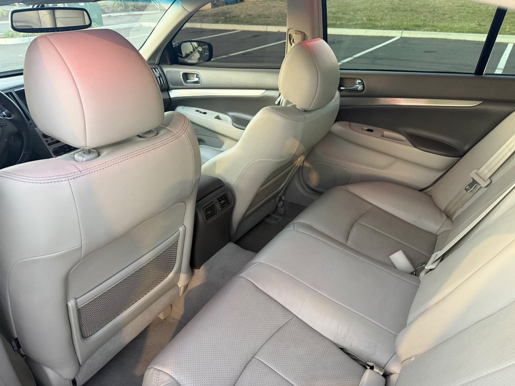 Used 2013 INFINITI G37 x Sedan w/ Premium Pkg AWD/4WD image 8