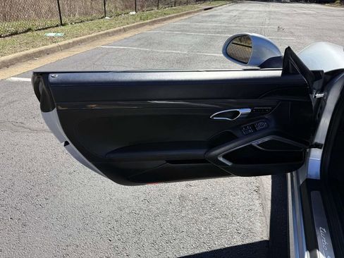 Used 2016 Porsche 911 Turbo S image 13