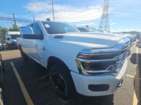 Used 2026 RAM 2500 Laramie AWD/4WD image 13