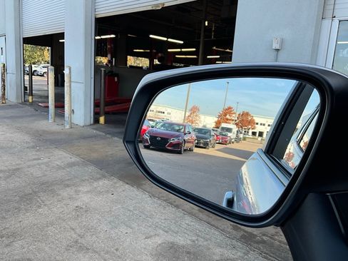 Used 2025 Toyota RAV4 XLE image 19