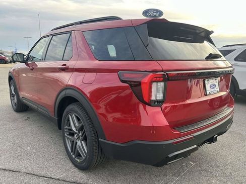 New 2026 Ford Explorer ST-Line w/ ST-Line Street Pack image 5