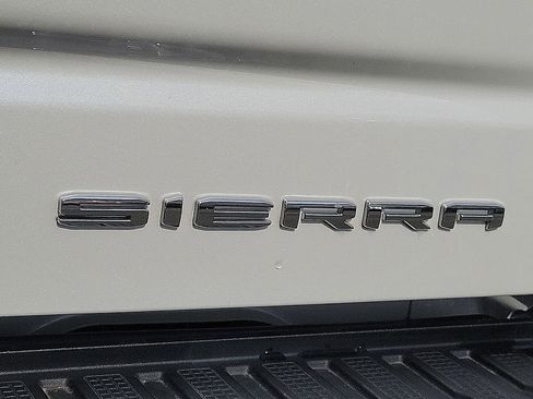 Used 2023 GMC Sierra 1500 Denali w/ Denali Reserve Package AWD/4WD image 9